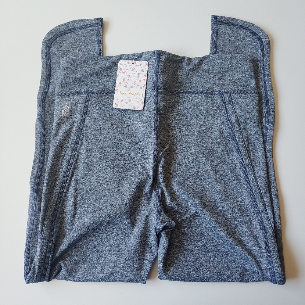 New Free People Movement New Infinity Navy Cropped Cut Out Legging Small Medium - Picture 9 of 10